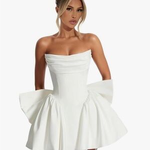 White mini dress with detachable bow